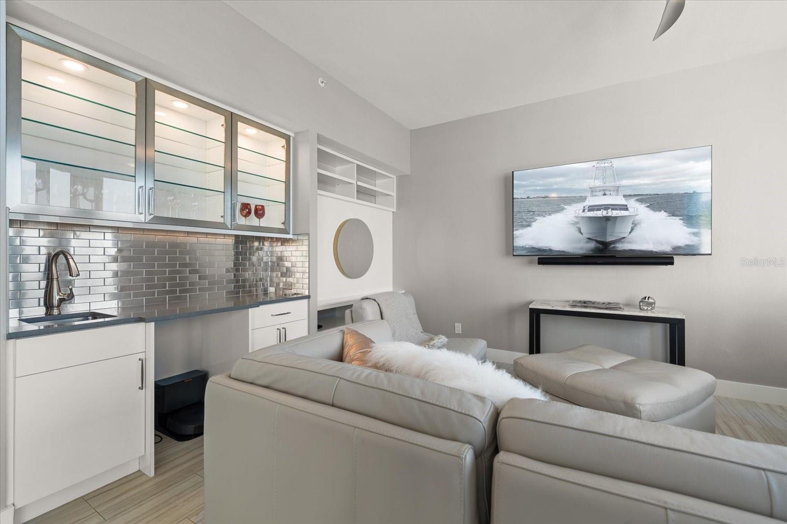 Image 11 of 48 For 1560 Gulf Boulevard 304