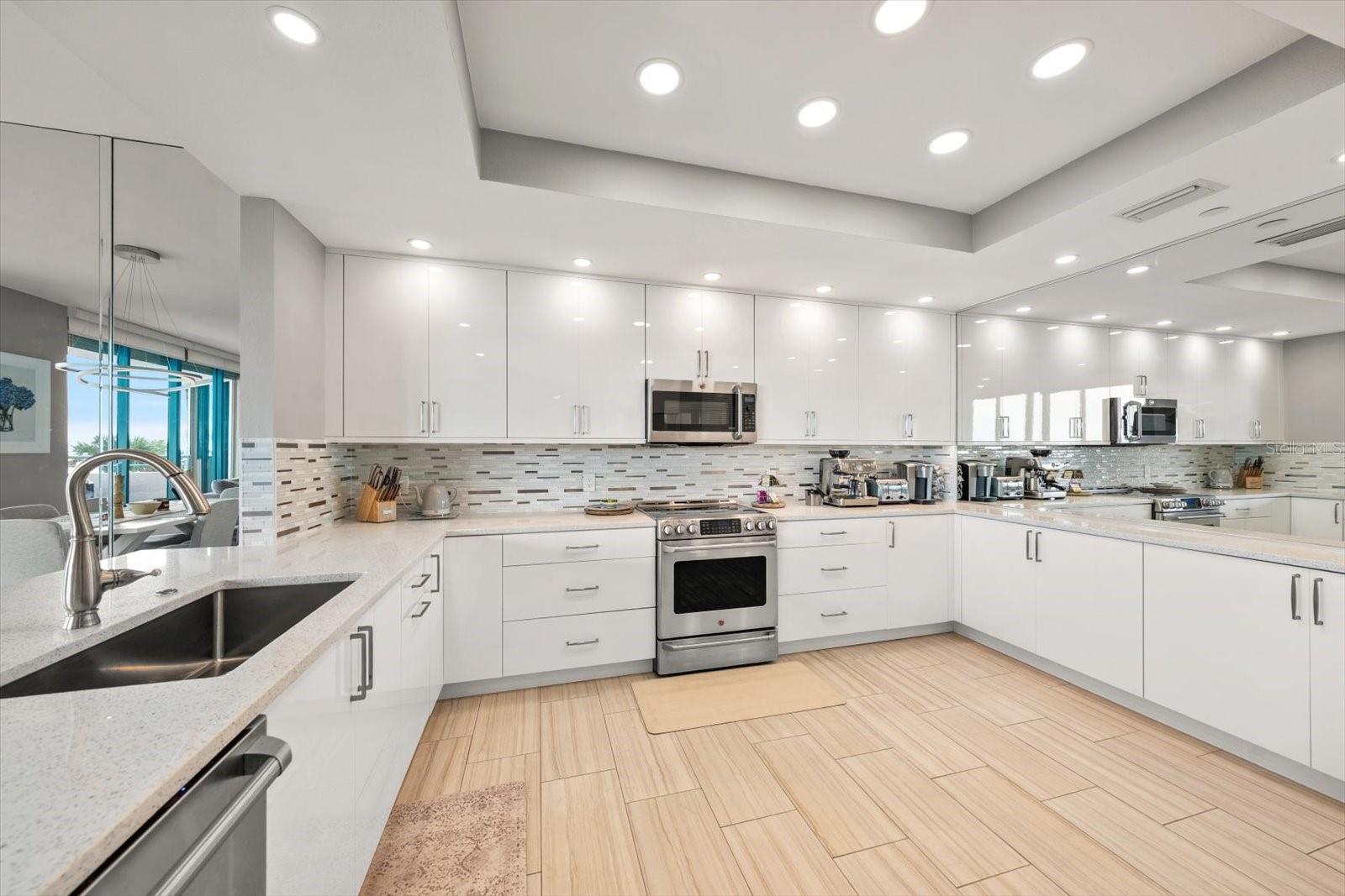 Image 9 of 48 For 1560 Gulf Boulevard 304