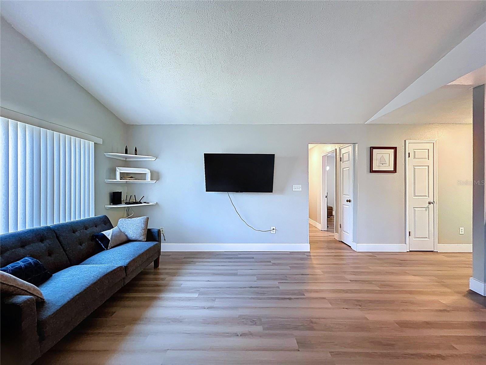 Image 7 of 42 For 8505 Jolly Roger Drive