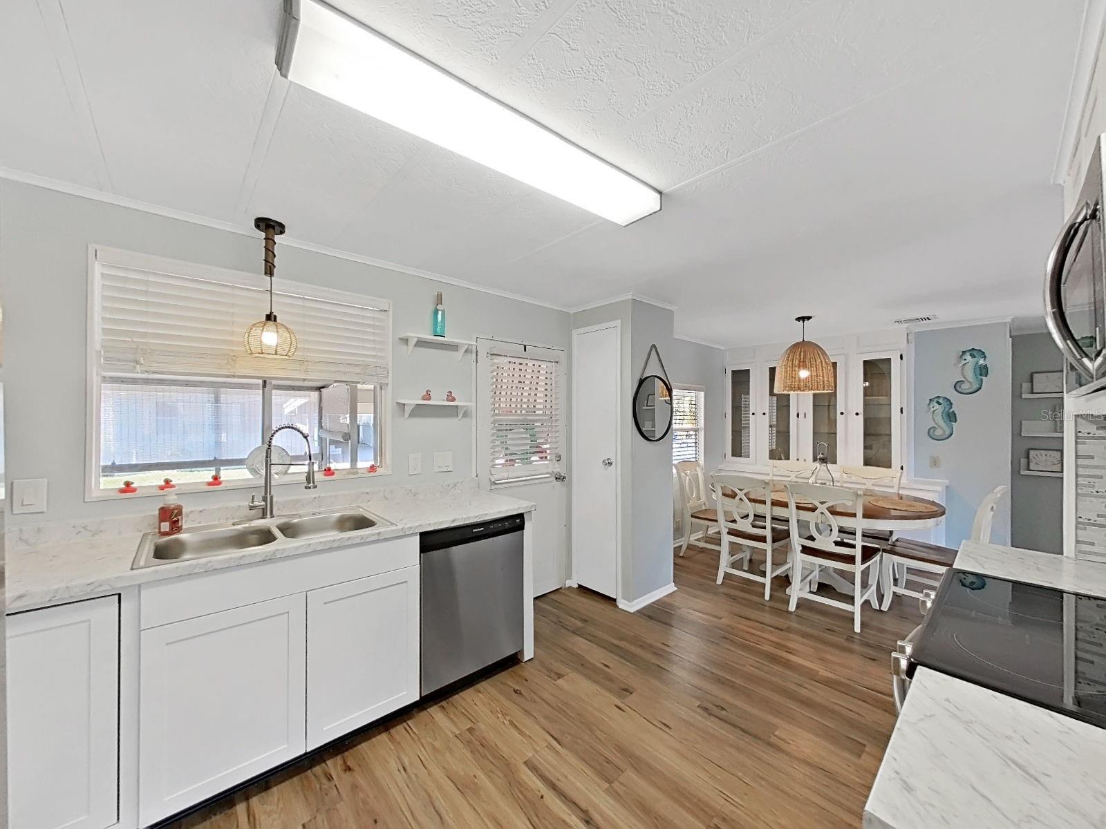 Image 12 of 25 For 12501 Ulmerton Road 77