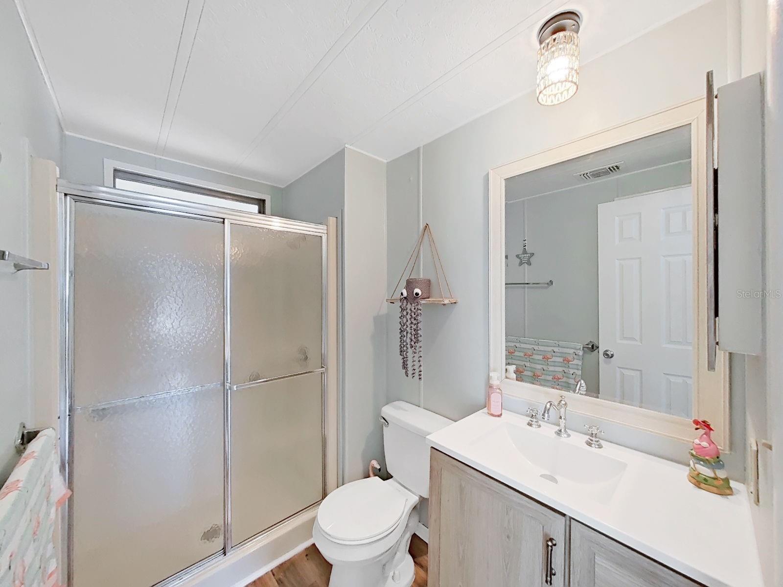 Image 15 of 25 For 12501 Ulmerton Road 77