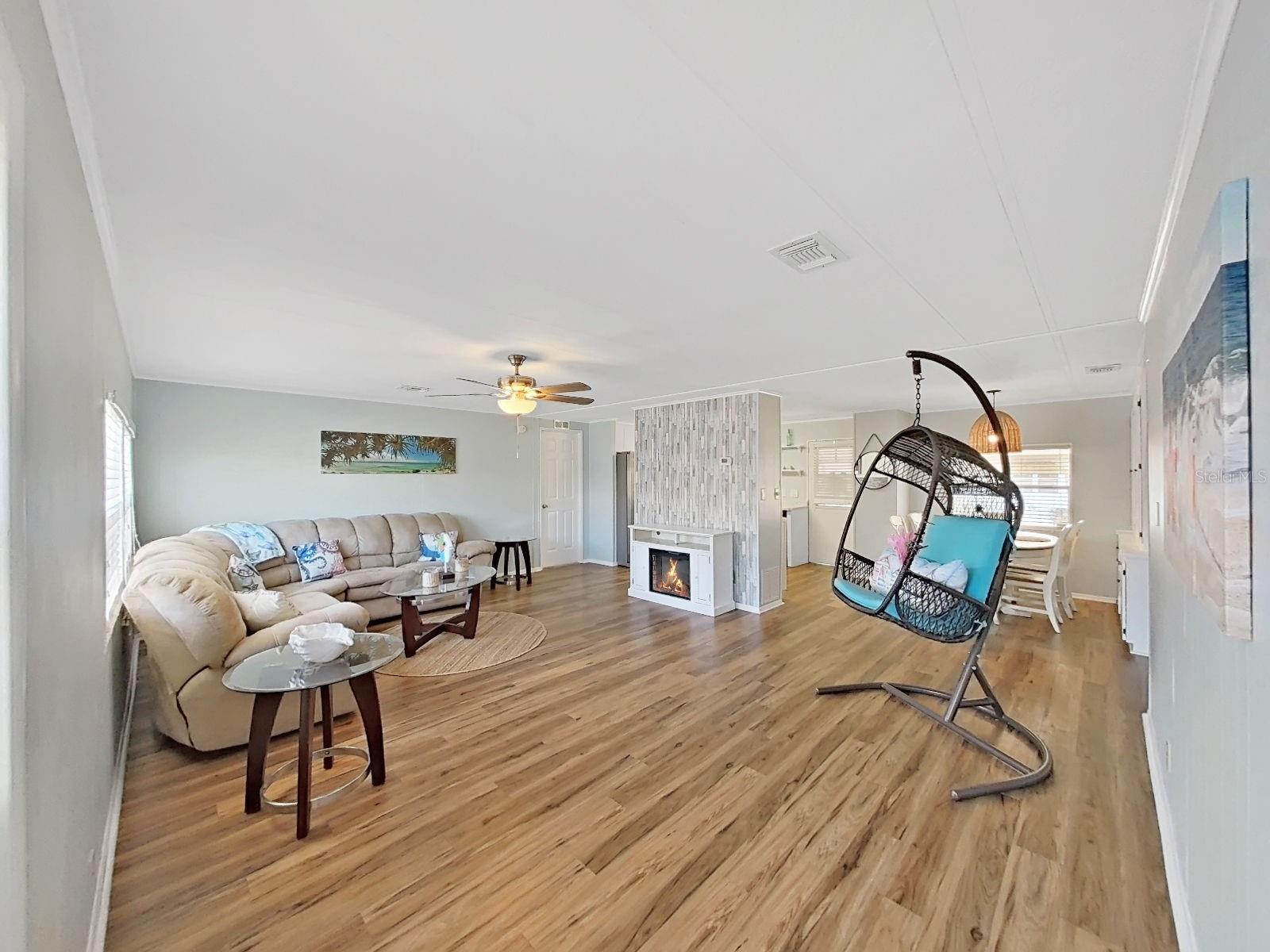 Image 6 of 25 For 12501 Ulmerton Road 77