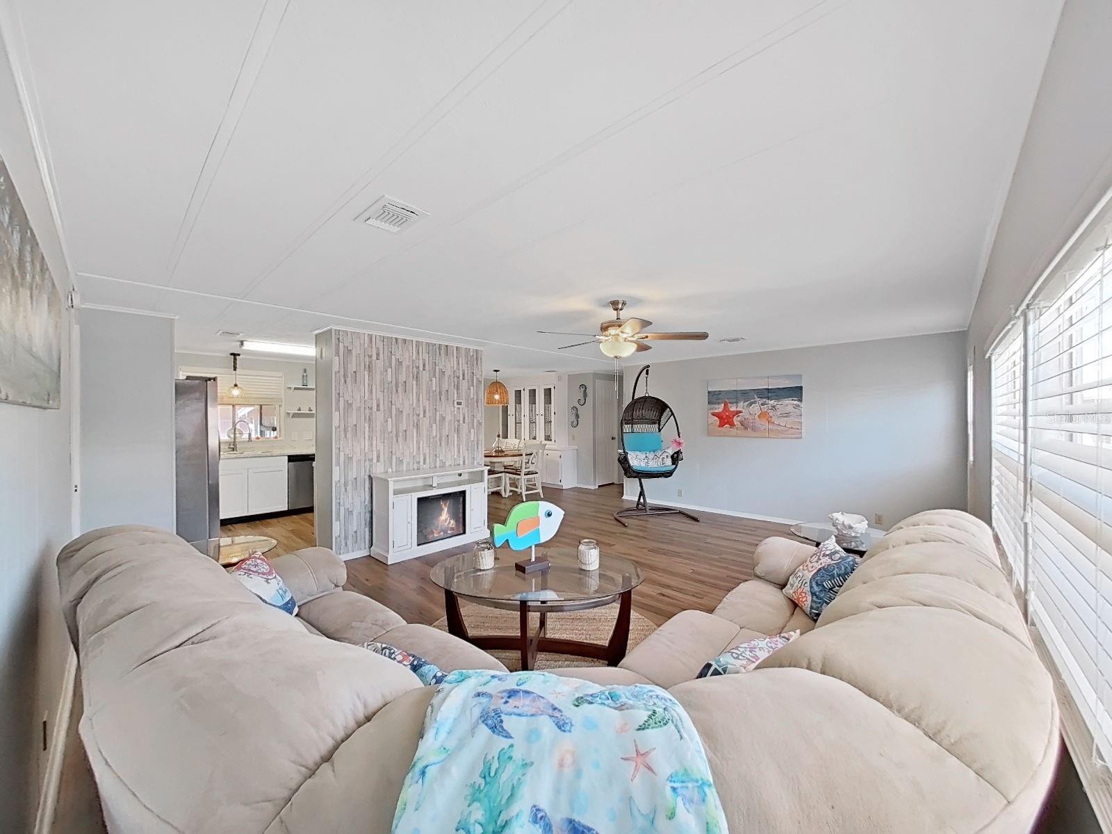 Image 8 of 25 For 12501 Ulmerton Road 77