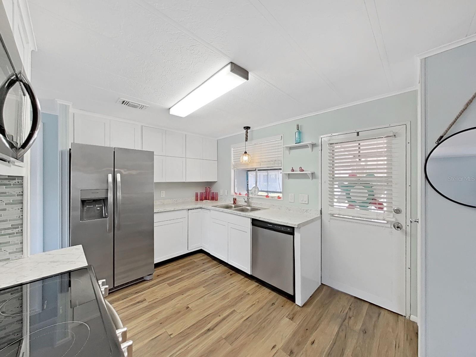 Image 9 of 25 For 12501 Ulmerton Road 77