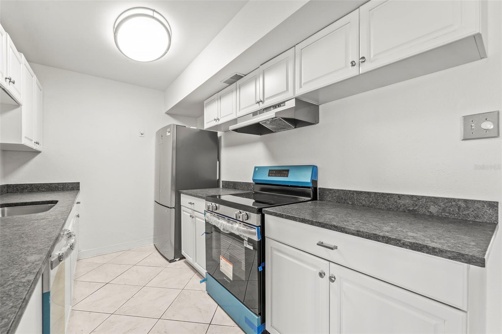 Image 10 of 41 For 10355 Paradise Boulevard 403