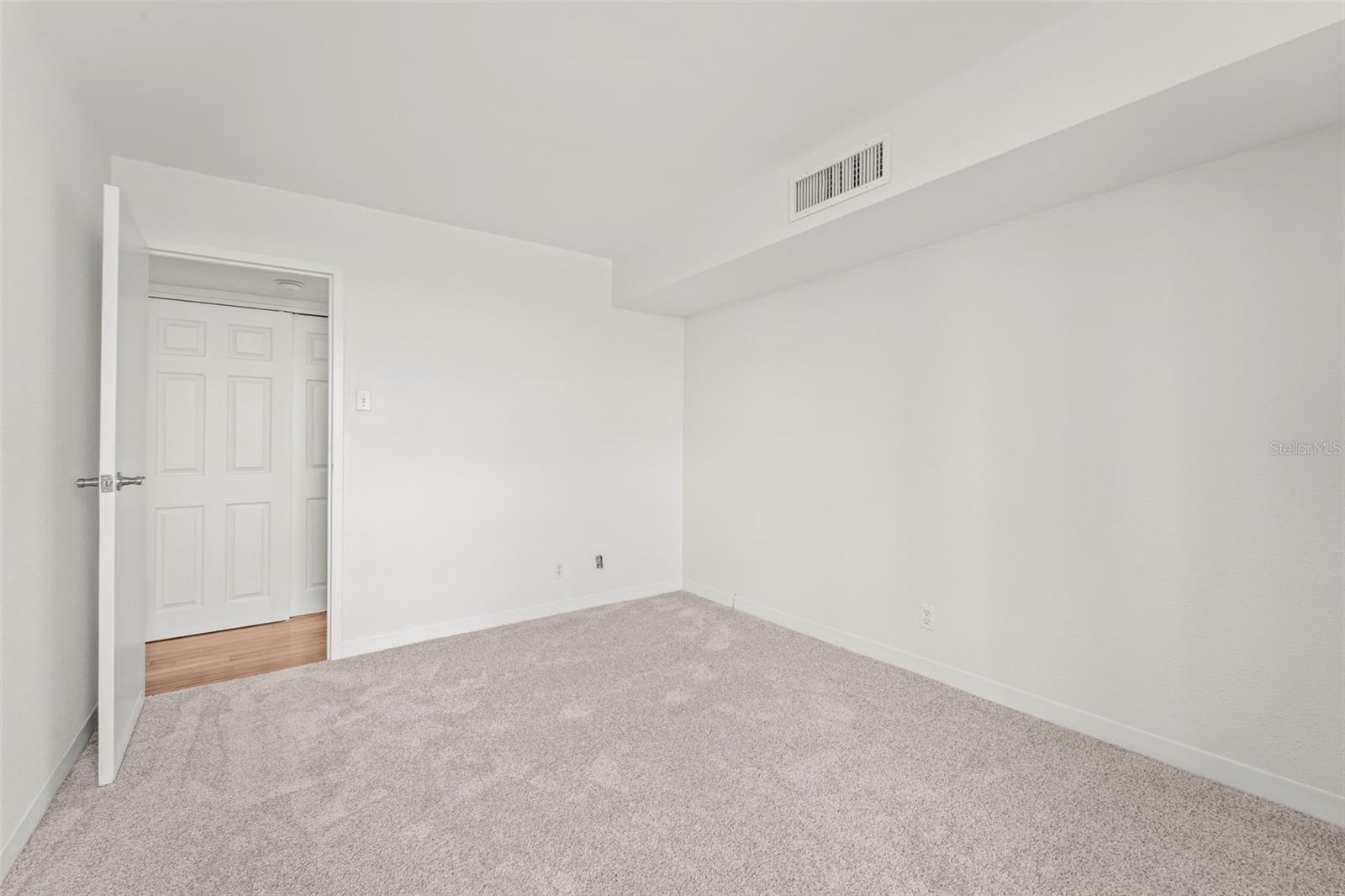 Image 26 of 41 For 10355 Paradise Boulevard 403