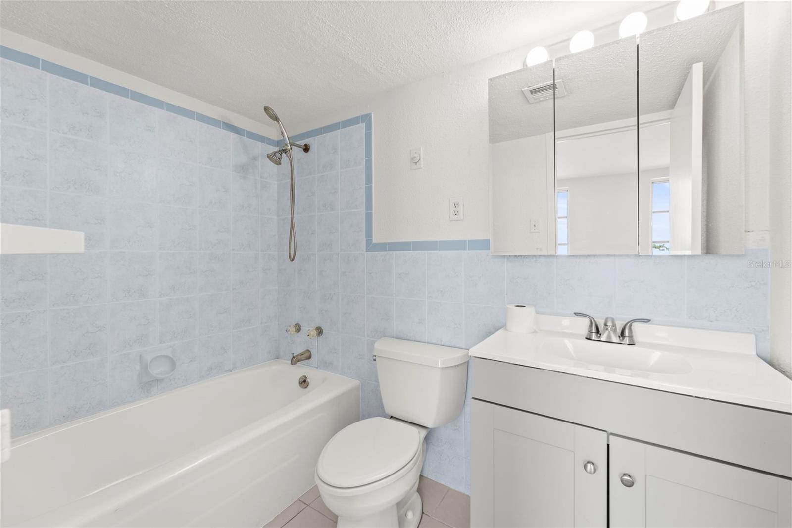 Image 32 of 41 For 10355 Paradise Boulevard 403