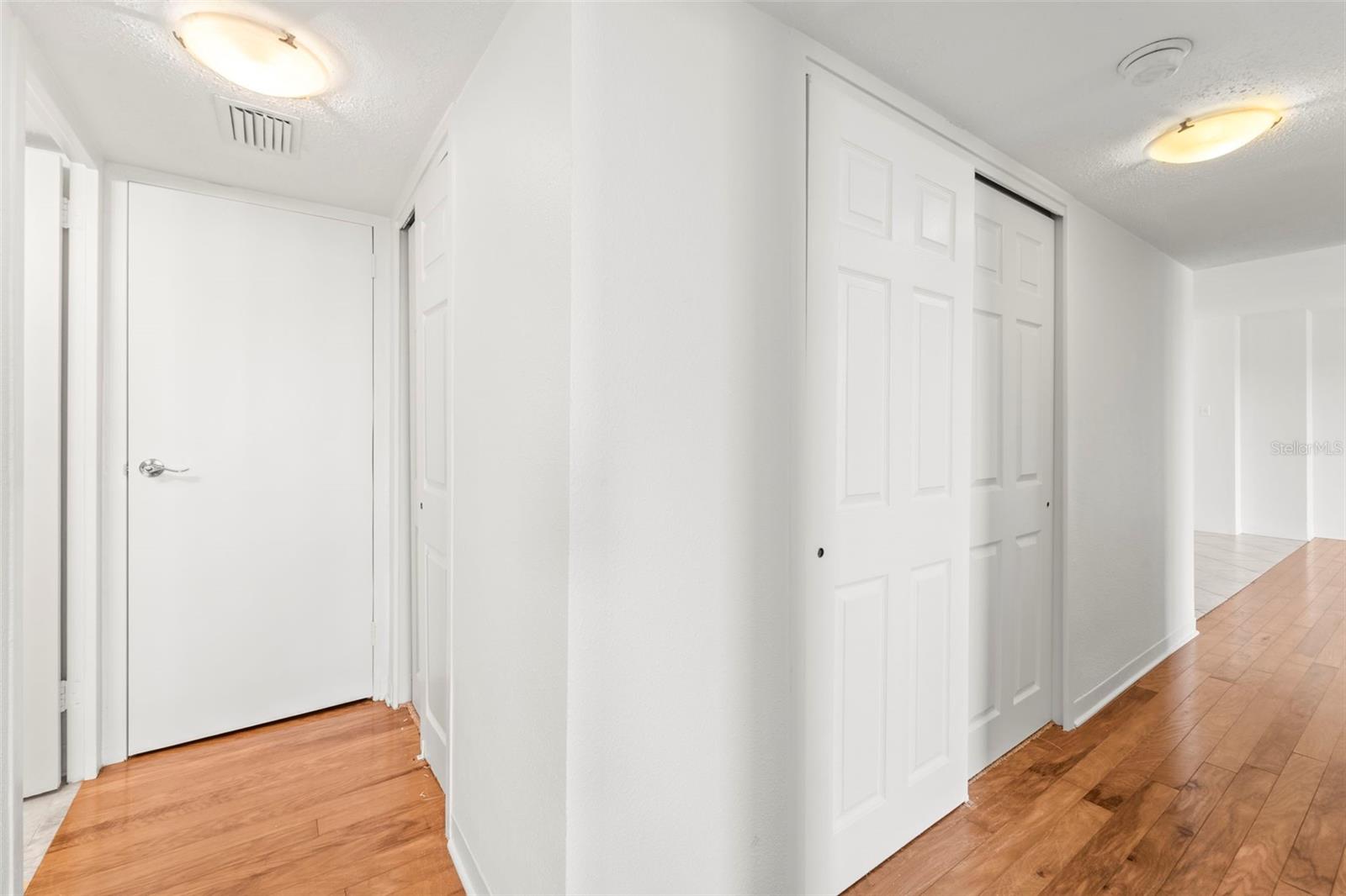 Image 33 of 41 For 10355 Paradise Boulevard 403