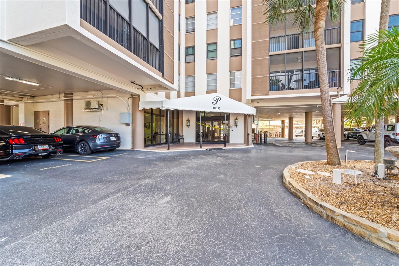 Image 38 of 41 For 10355 Paradise Boulevard 403