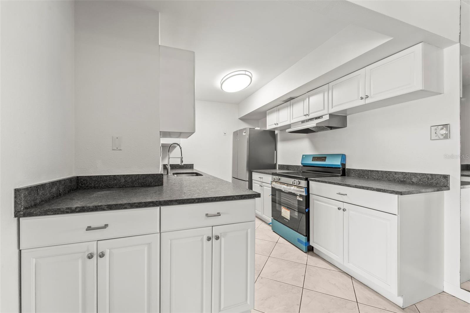 Image 9 of 41 For 10355 Paradise Boulevard 403