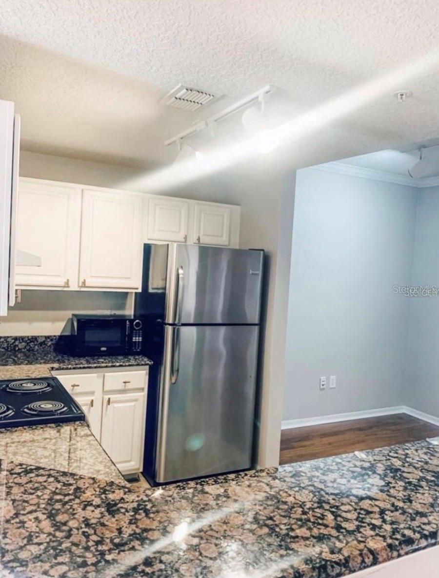 Image 3 of 9 For 501 Knights Run Avenue 2215