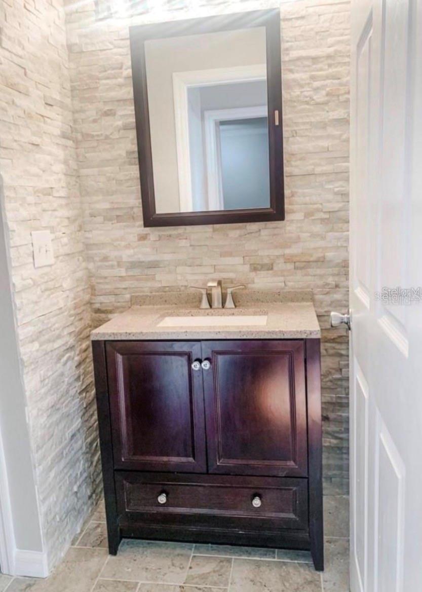 Image 4 of 9 For 501 Knights Run Avenue 2215