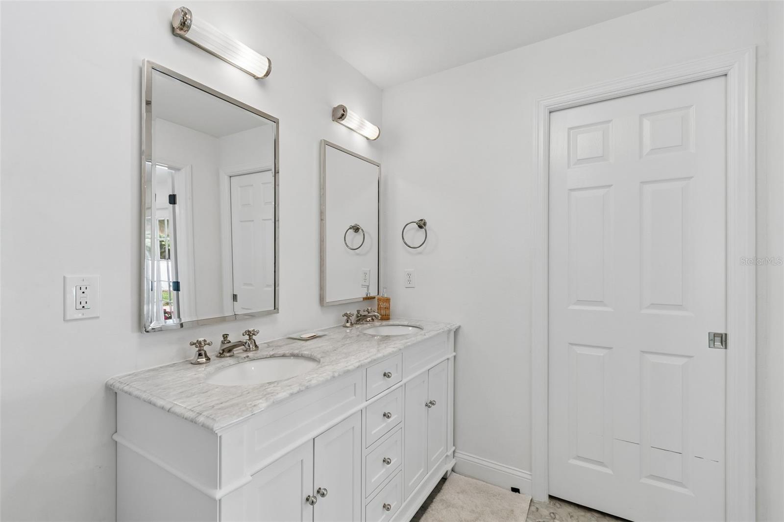 Image 21 of 38 For 815 Kentucky Avenue