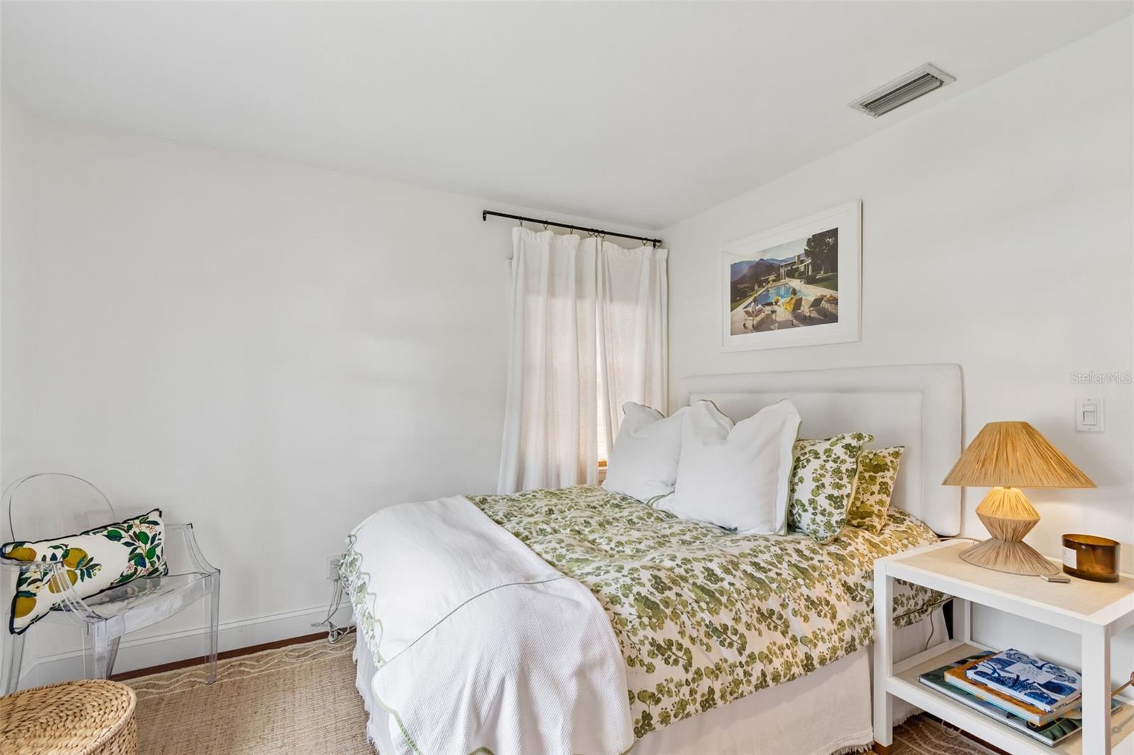 Image 23 of 38 For 815 Kentucky Avenue