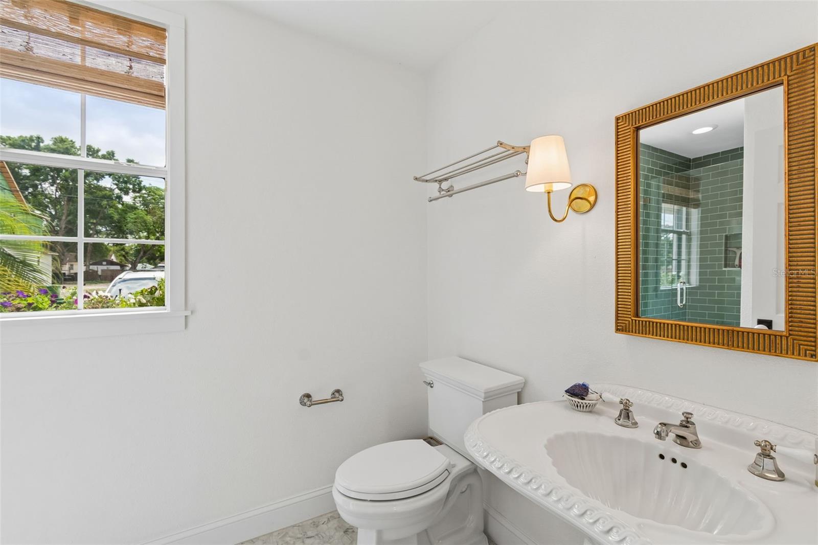 Image 29 of 38 For 815 Kentucky Avenue