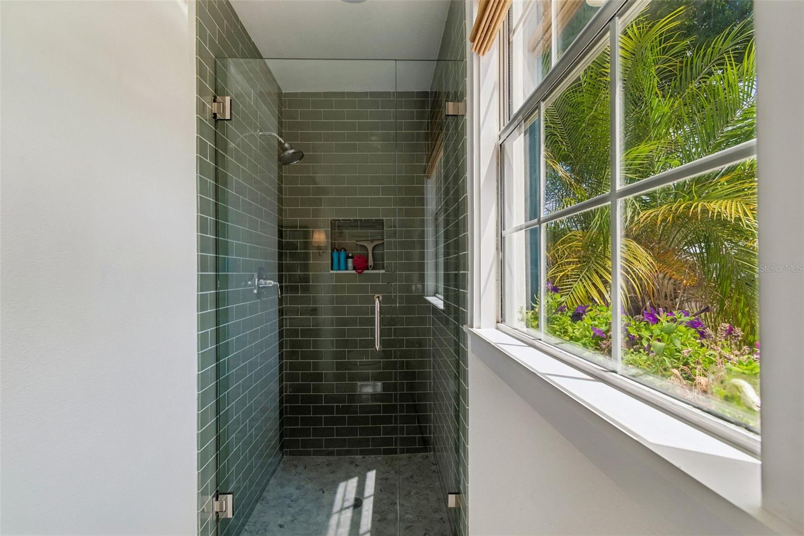 Image 30 of 38 For 815 Kentucky Avenue