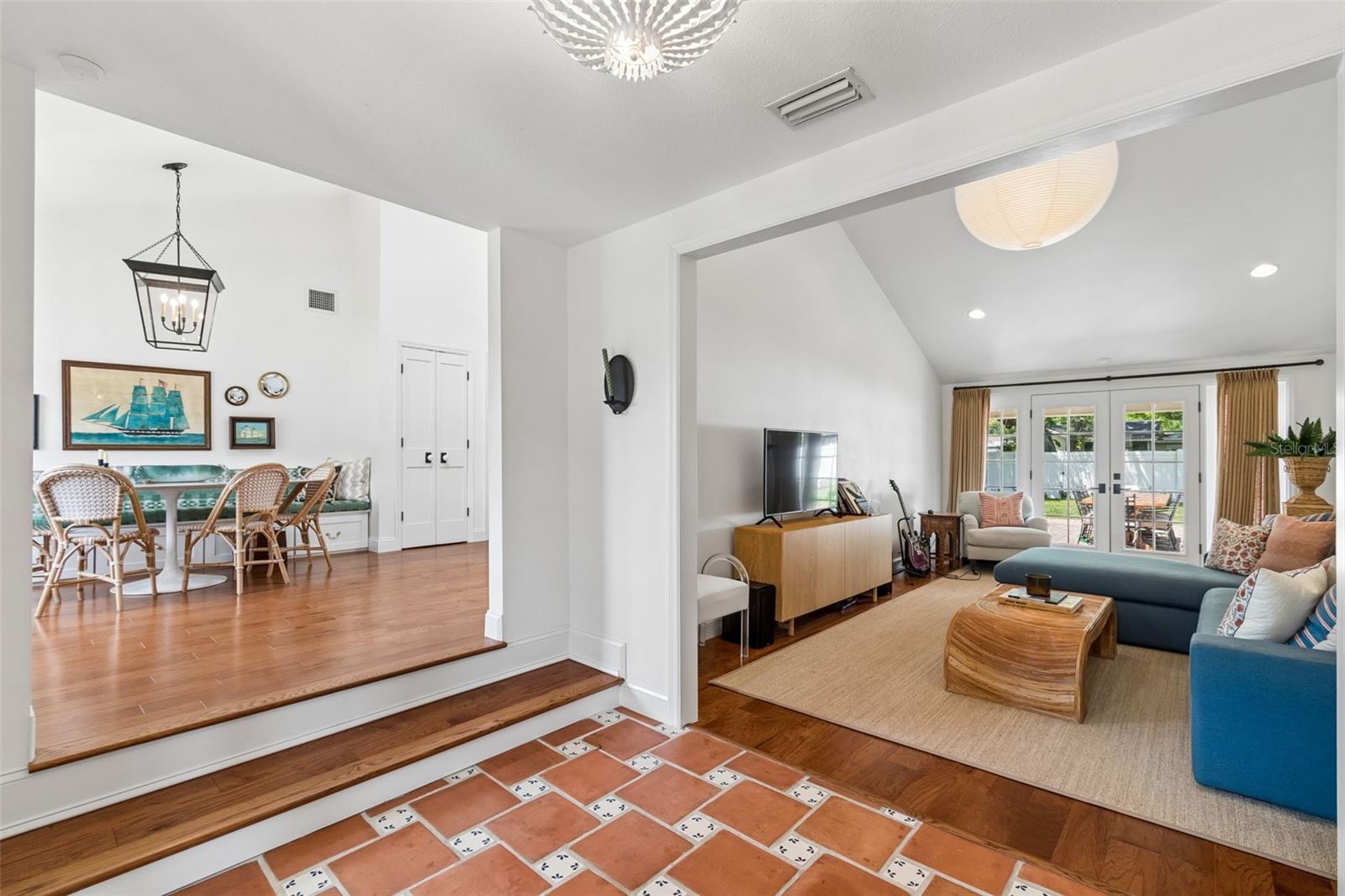 Image 5 of 38 For 815 Kentucky Avenue