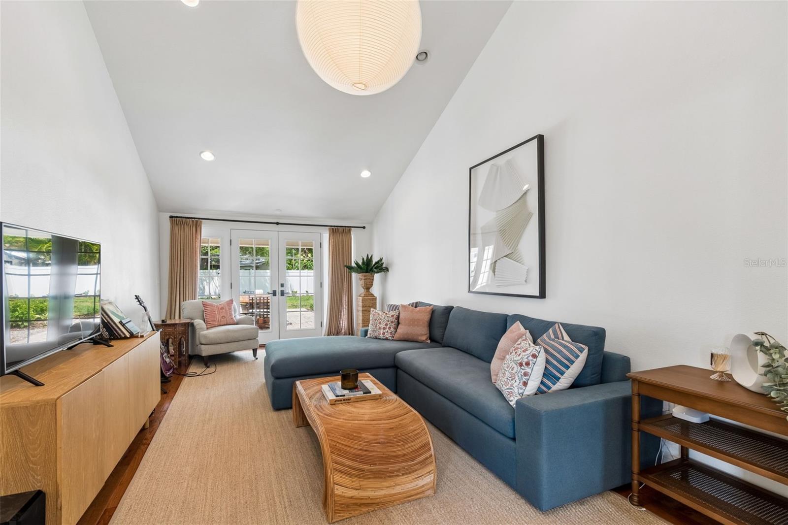 Image 8 of 38 For 815 Kentucky Avenue