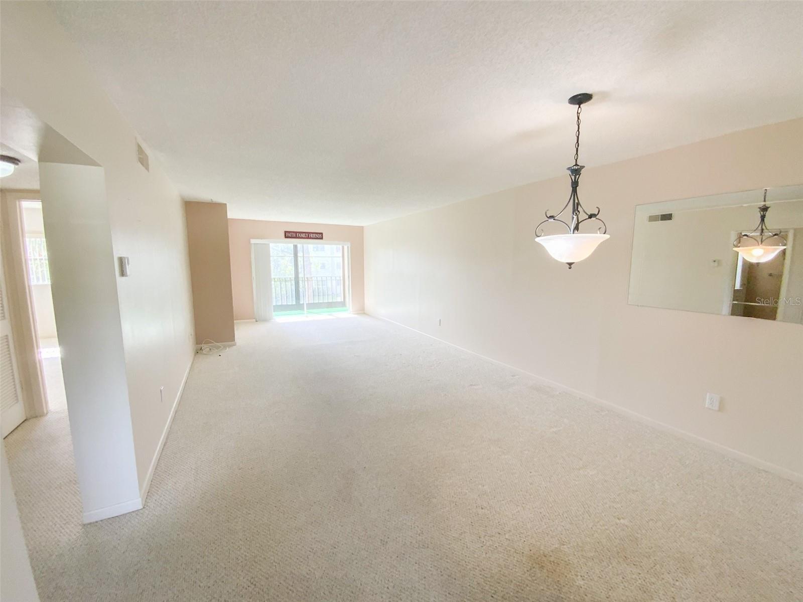 Image 8 of 37 For 1370 Heather Ridge Boulevard 204