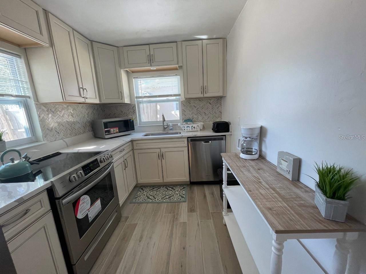 Image 6 of 45 For 12644 81st Terrace