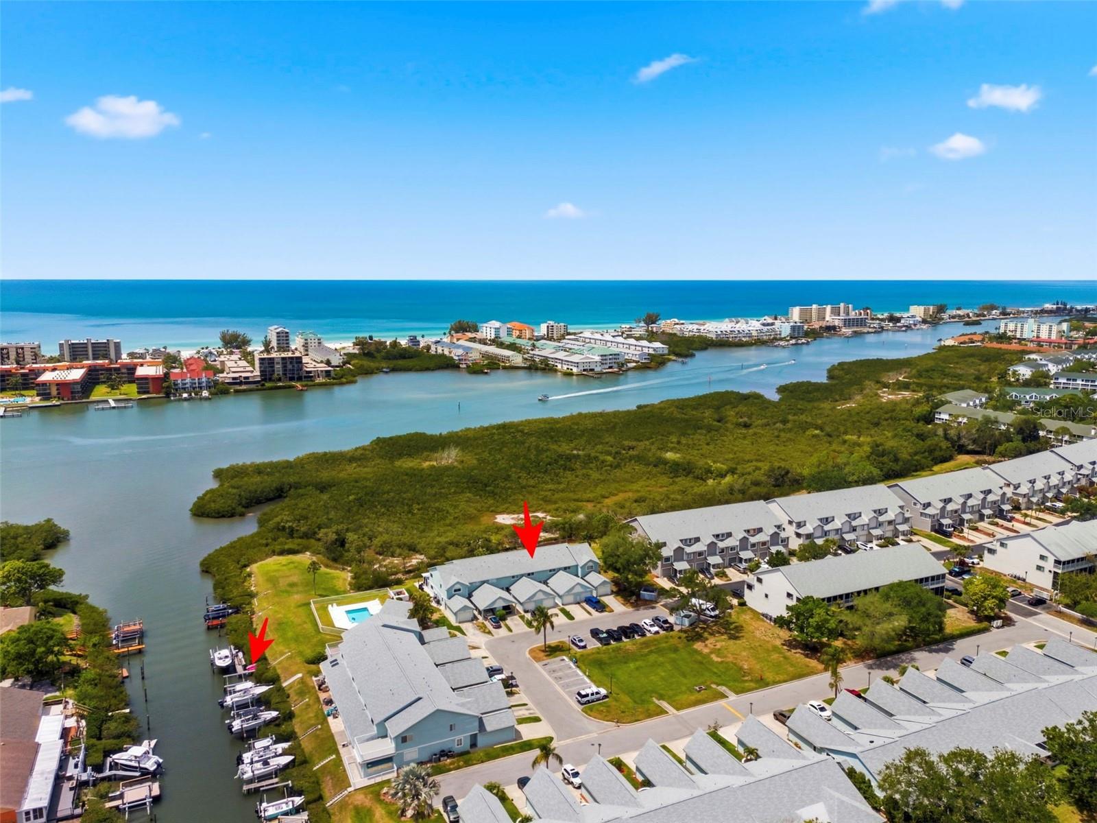 Details for 9438 Tara Cay Court 27, SEMINOLE, FL 33776