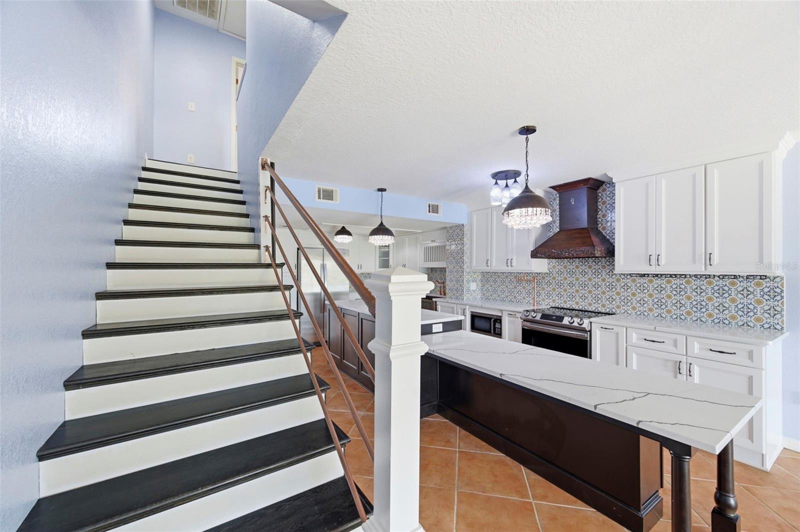 Image 11 of 42 For 9438 Tara Cay Court 27