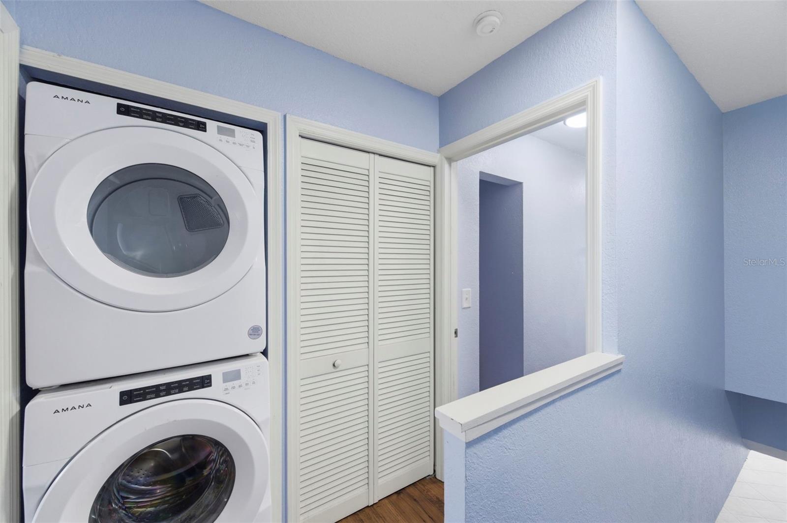 Image 18 of 42 For 9438 Tara Cay Court 27