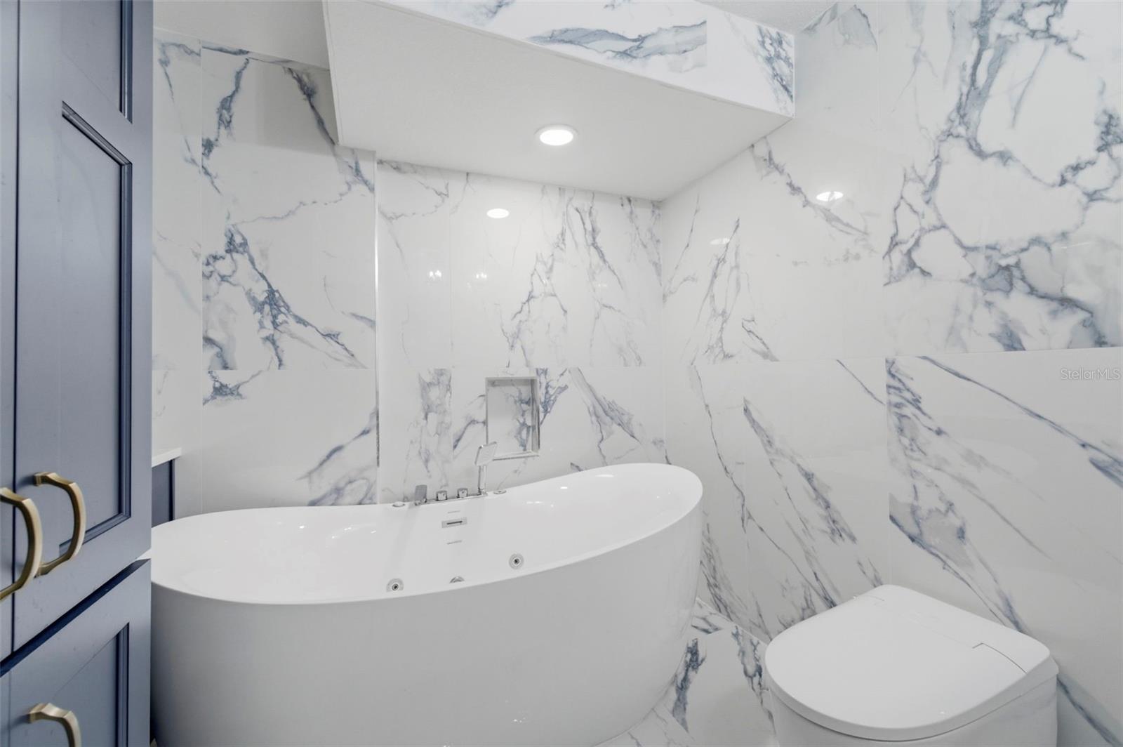 Image 27 of 42 For 9438 Tara Cay Court 27