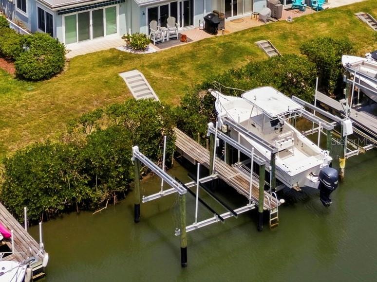 Image 39 of 42 For 9438 Tara Cay Court 27