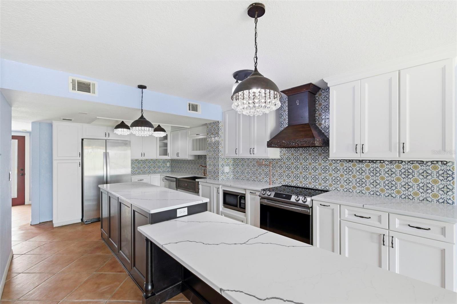 Image 9 of 42 For 9438 Tara Cay Court 27