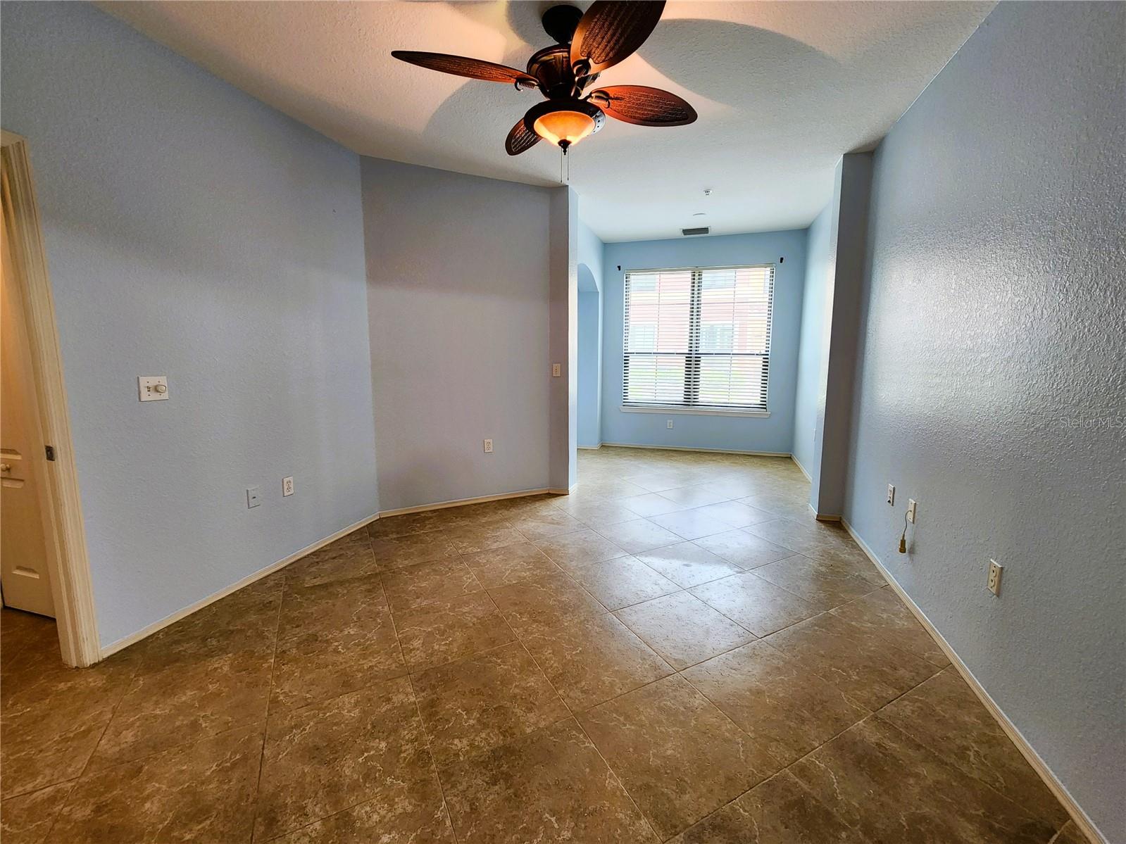 Image 15 of 38 For 2733 Via Cipriani  810a