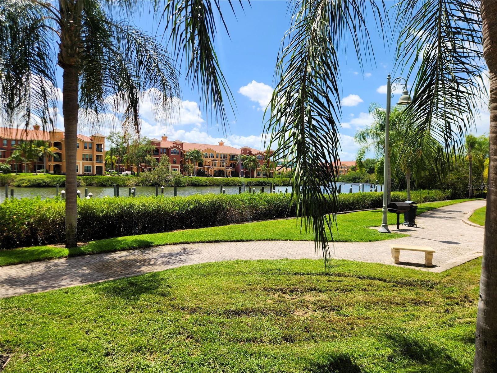 Image 28 of 38 For 2733 Via Cipriani  810a