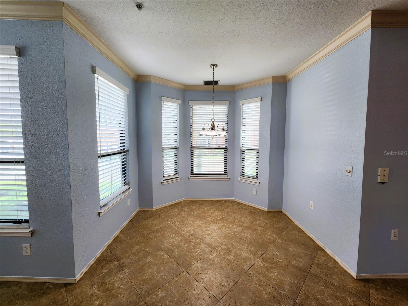 Image 8 of 38 For 2733 Via Cipriani  810a