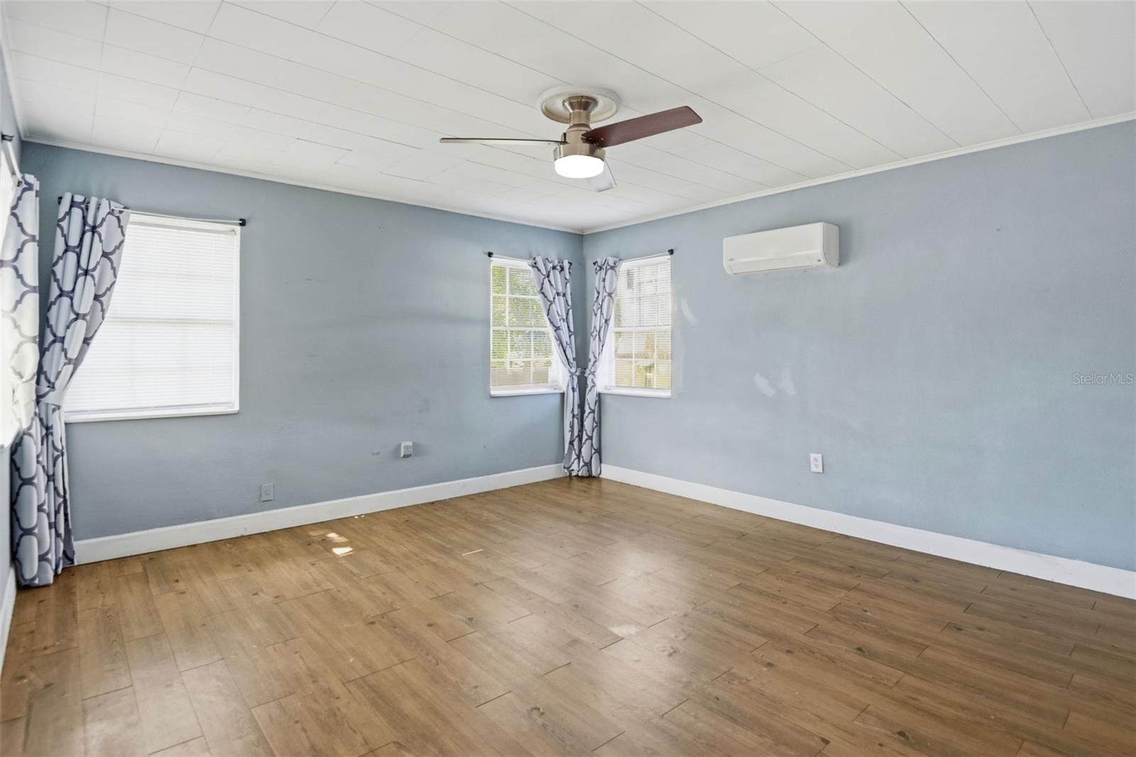 Image 13 of 22 For 1110 27th Avenue W