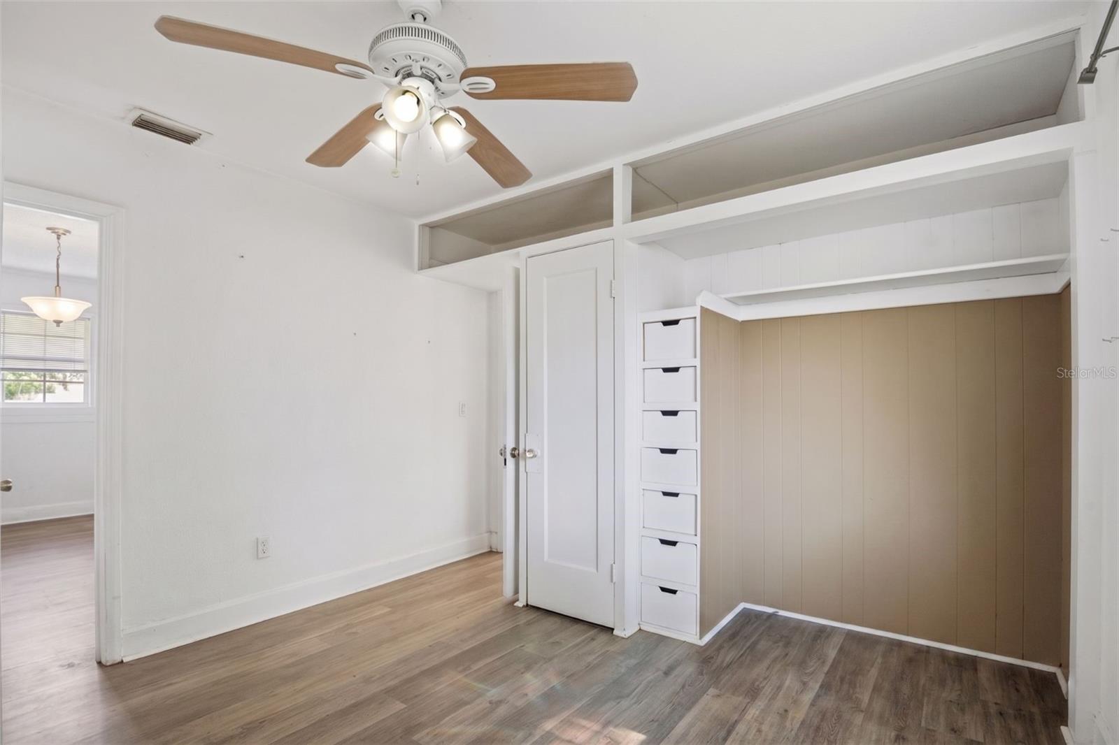 Image 17 of 22 For 1110 27th Avenue W