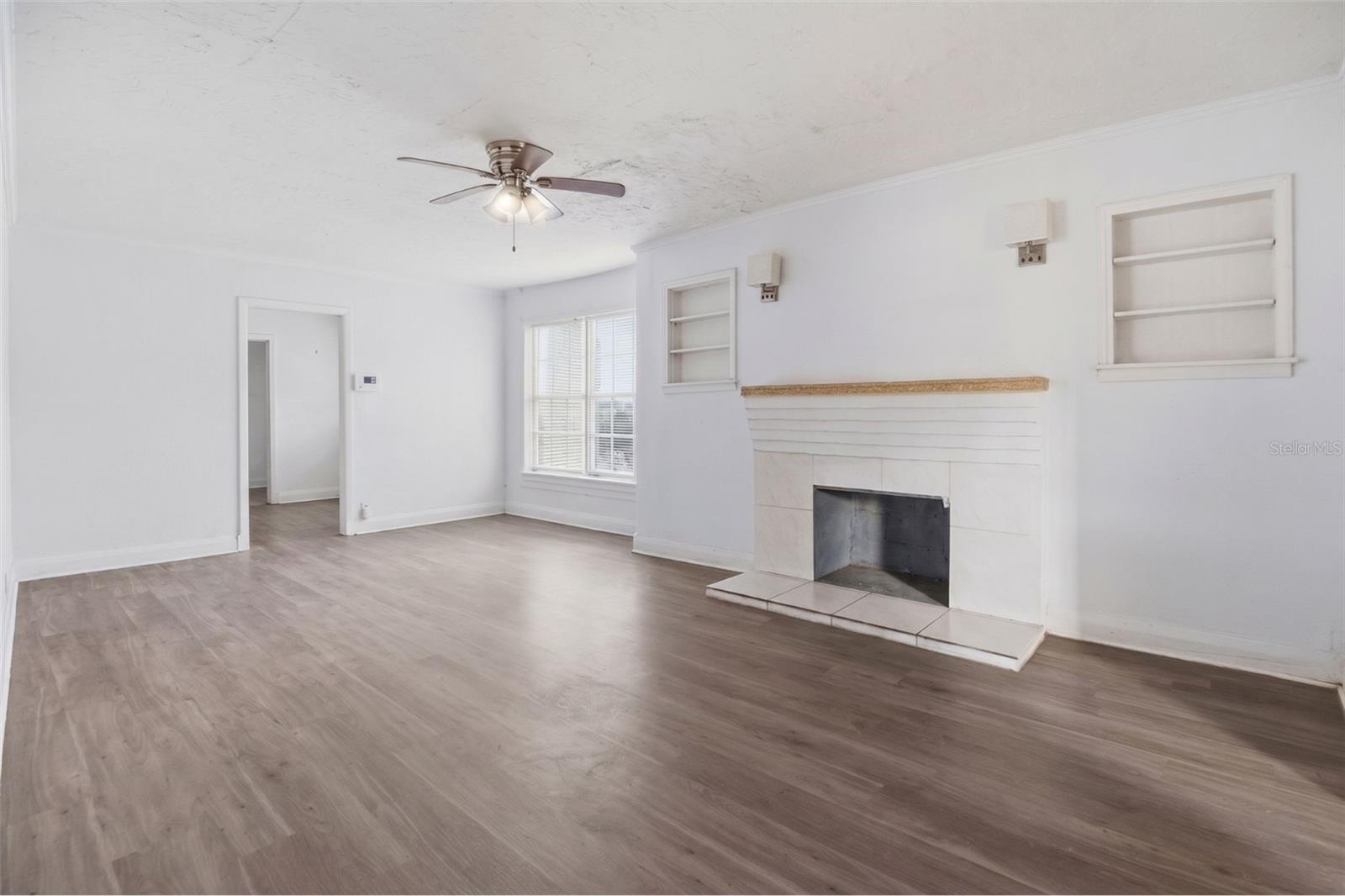 Image 4 of 22 For 1110 27th Avenue W