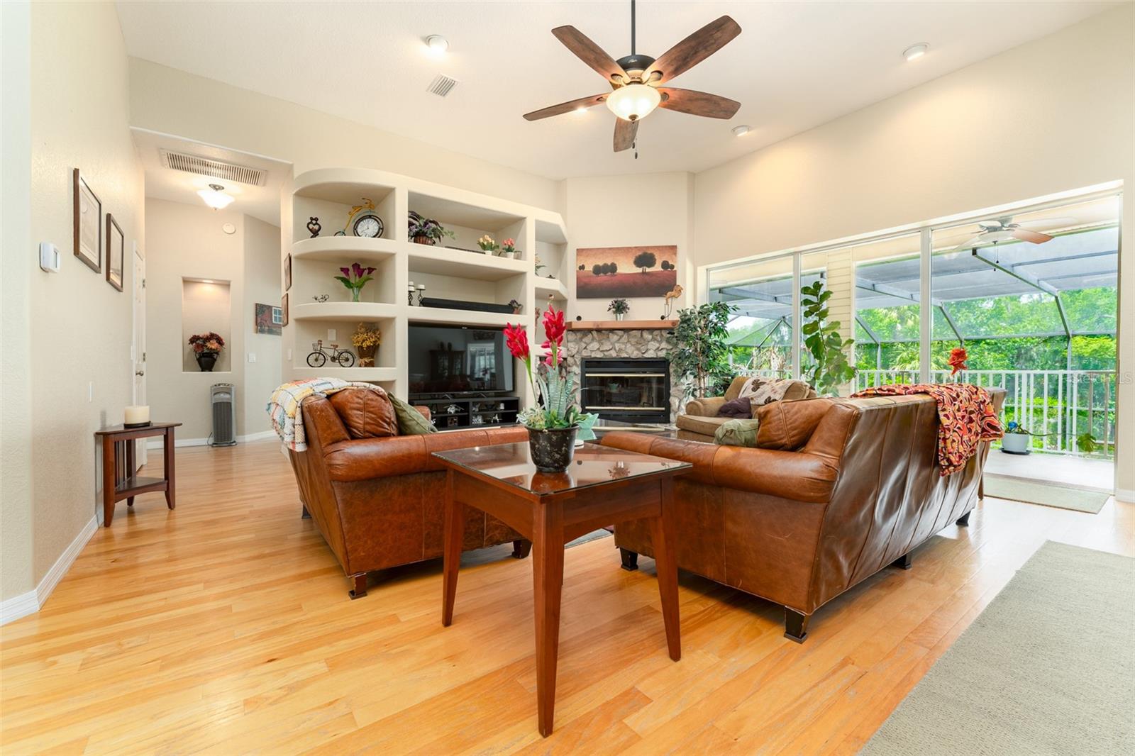 Listing photo id 10 for 8214 Revels Road