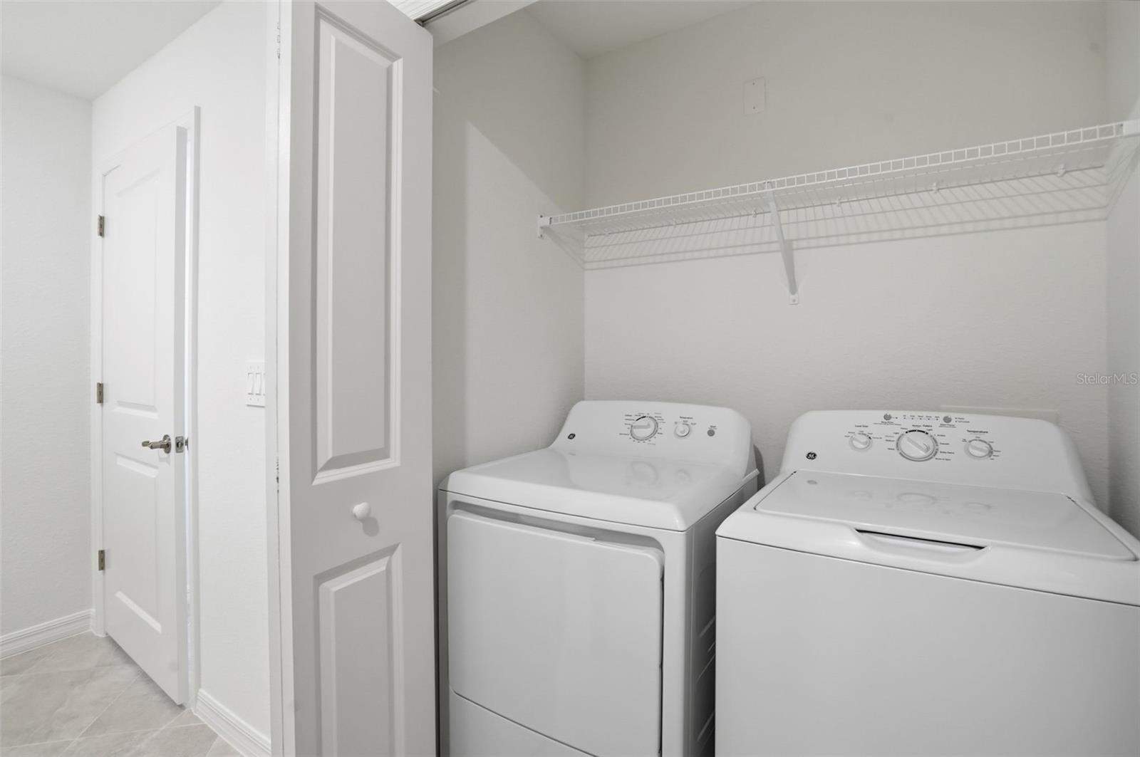 Image 20 of 20 For 19116 Scallop Loop 305