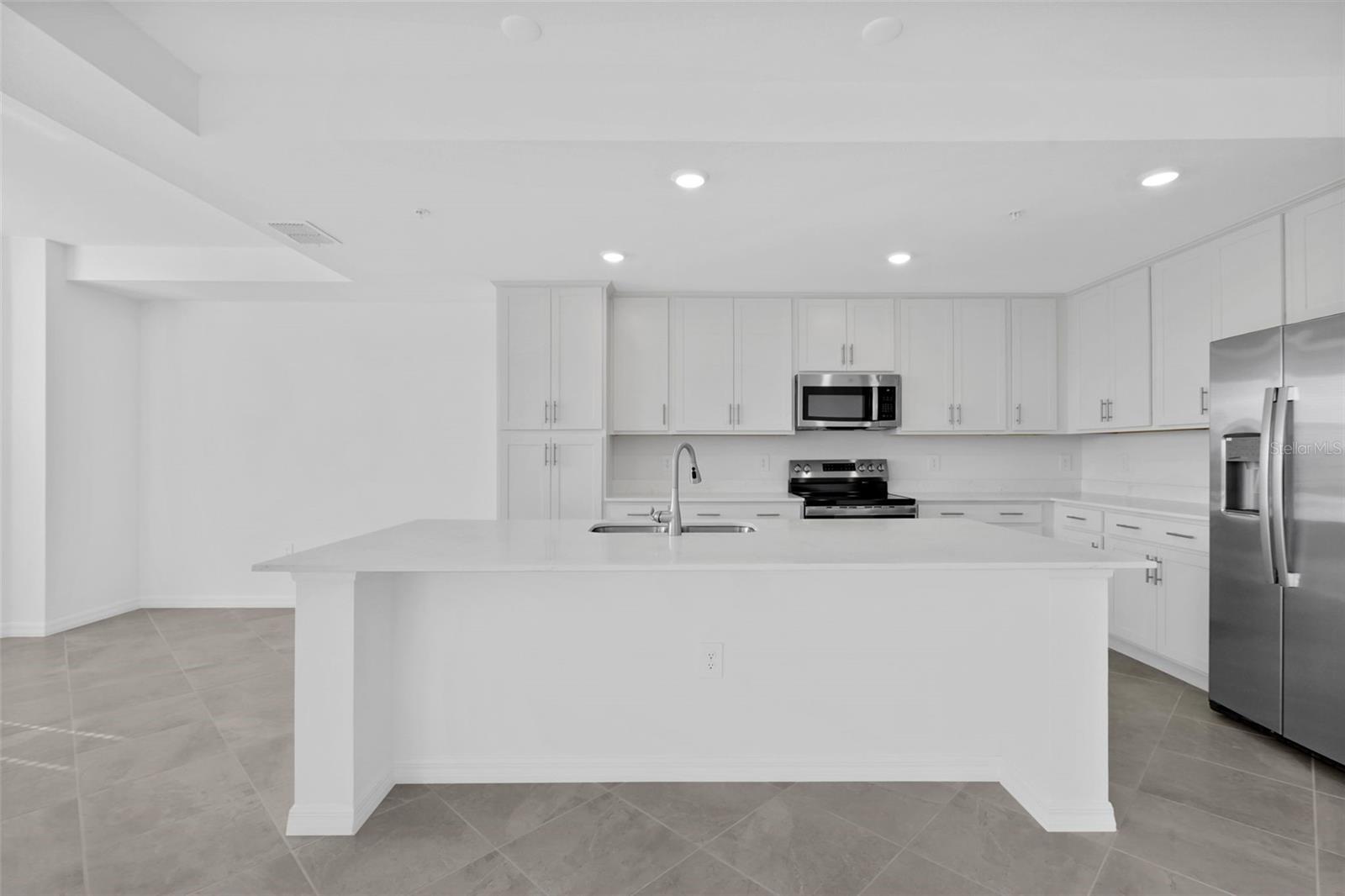 Image 11 of 22 For 19116 Scallop Loop 302