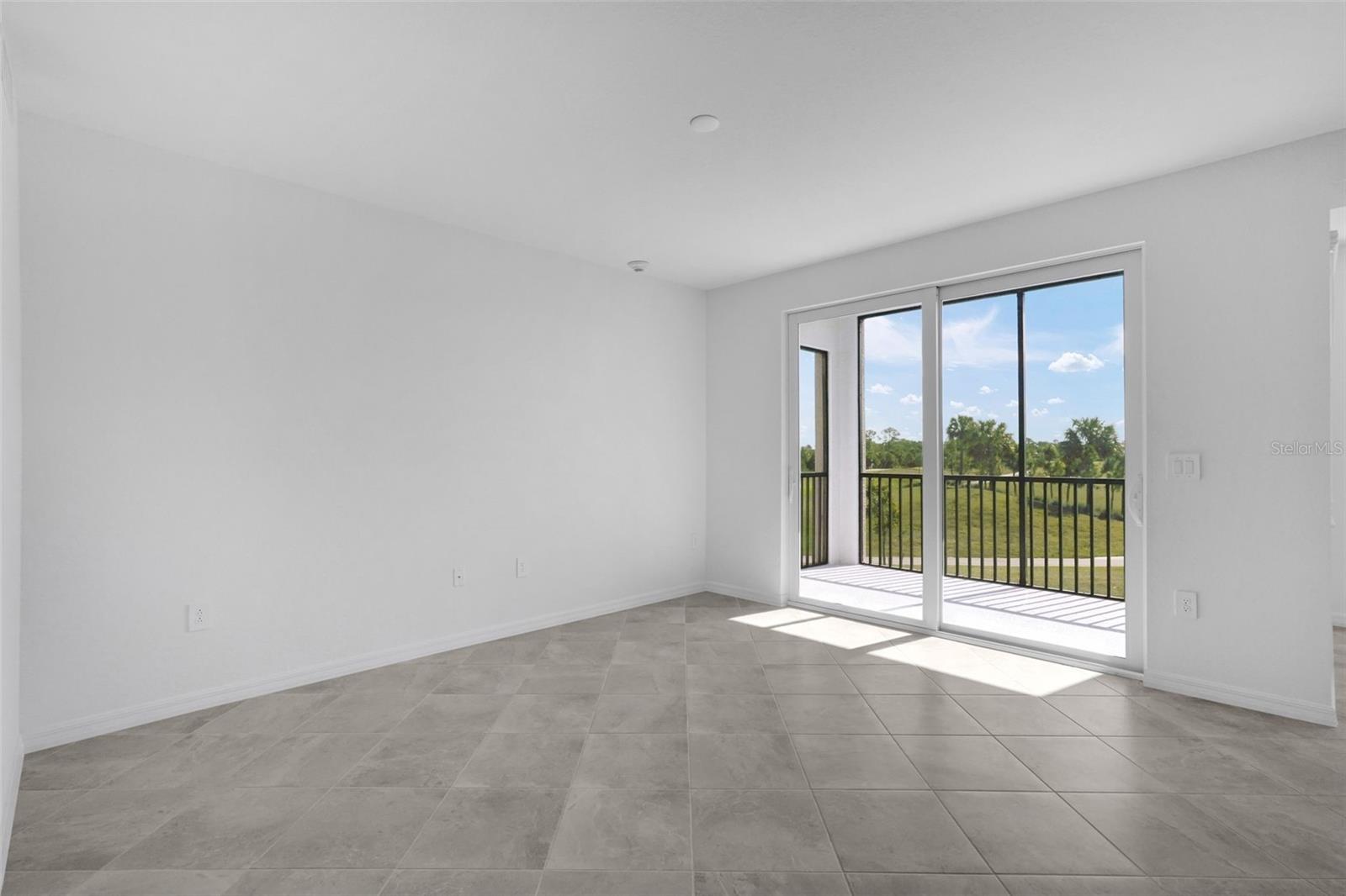 Image 2 of 22 For 19116 Scallop Loop 302