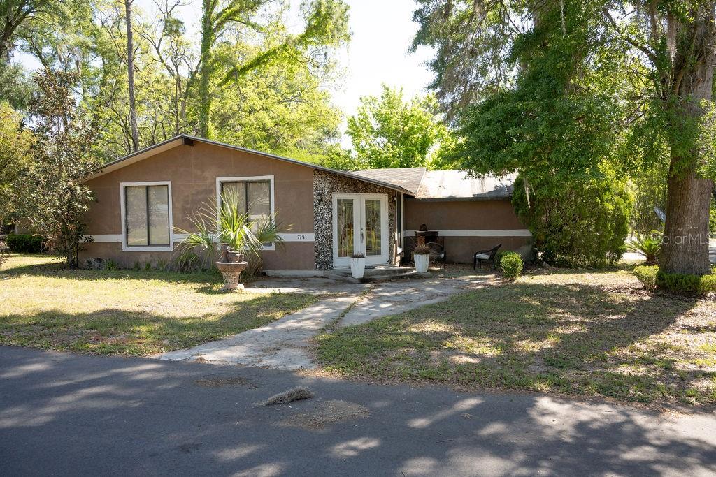 Image 4 of 13 For 717 253rd Street