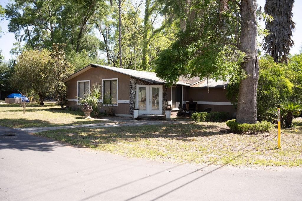 Image 9 of 13 For 717 253rd Street