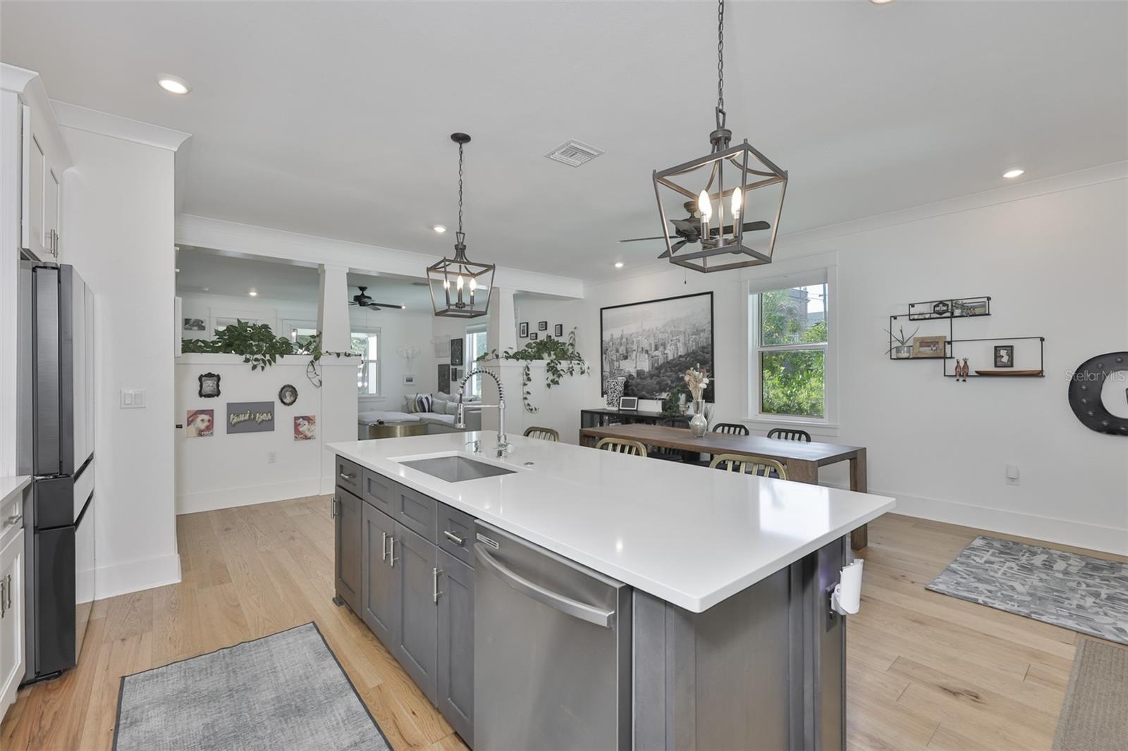 Image 13 of 45 For 2204 Central Avenue 1