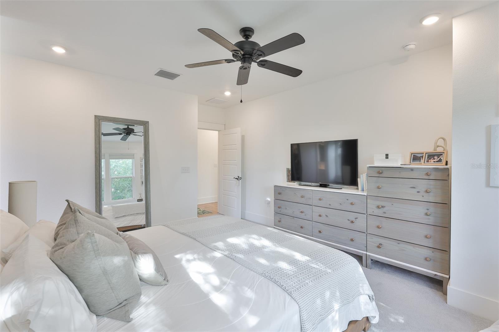 Image 22 of 45 For 2204 Central Avenue 1