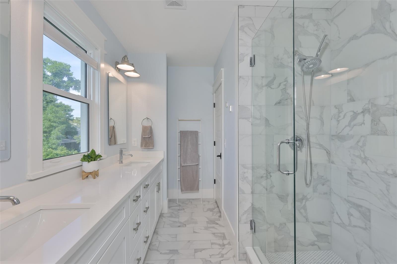 Image 23 of 45 For 2204 Central Avenue 1