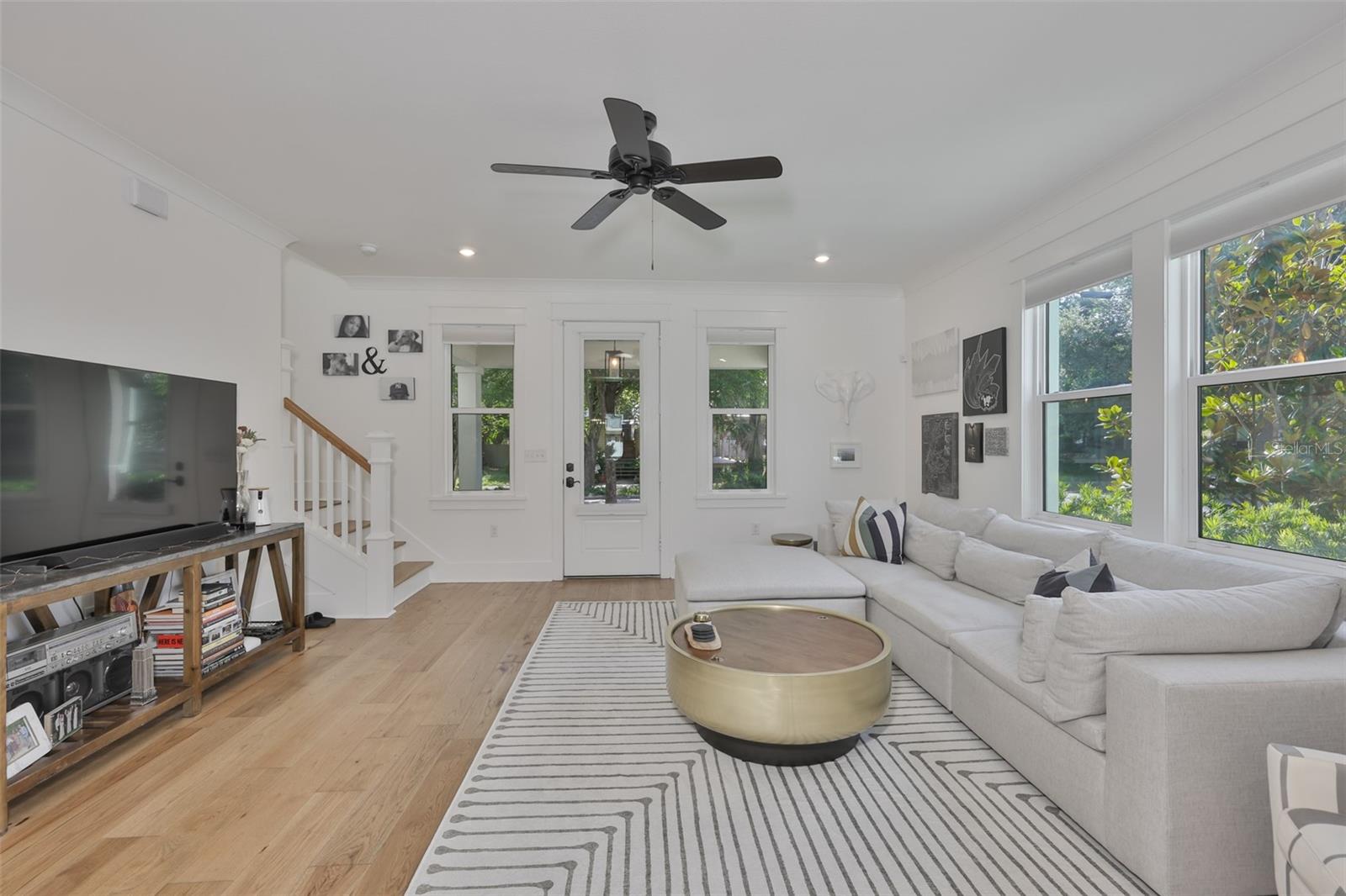 Image 3 of 45 For 2204 Central Avenue 1