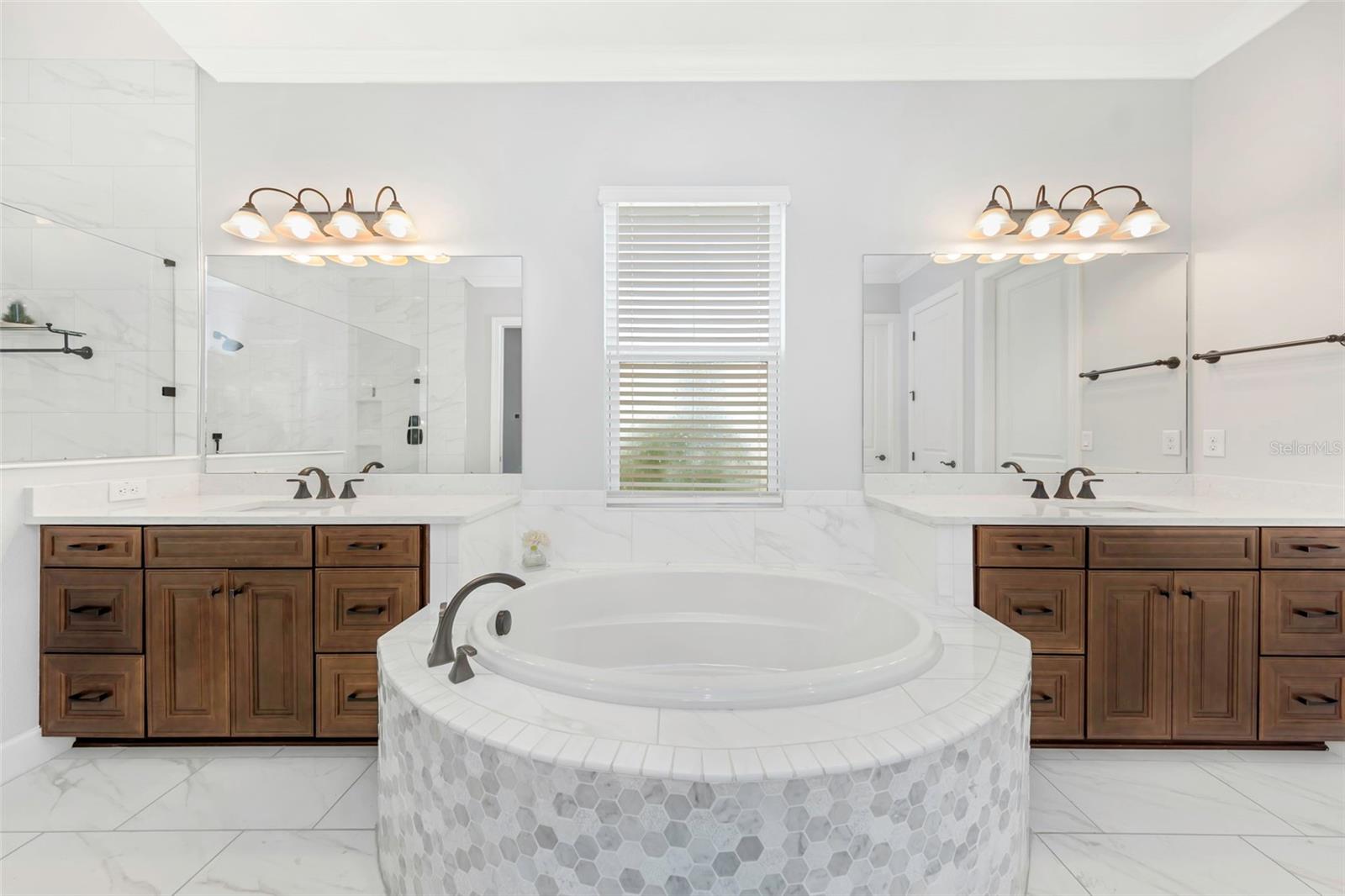 Image 27 of 91 For 4028 Rocky Shores Drive