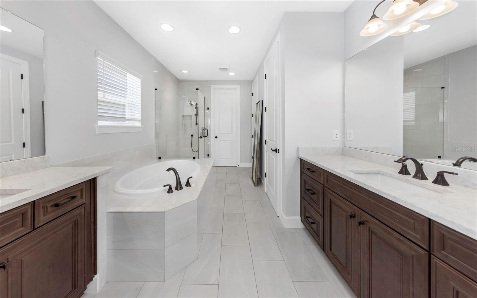 Image 29 of 91 For 4028 Rocky Shores Drive