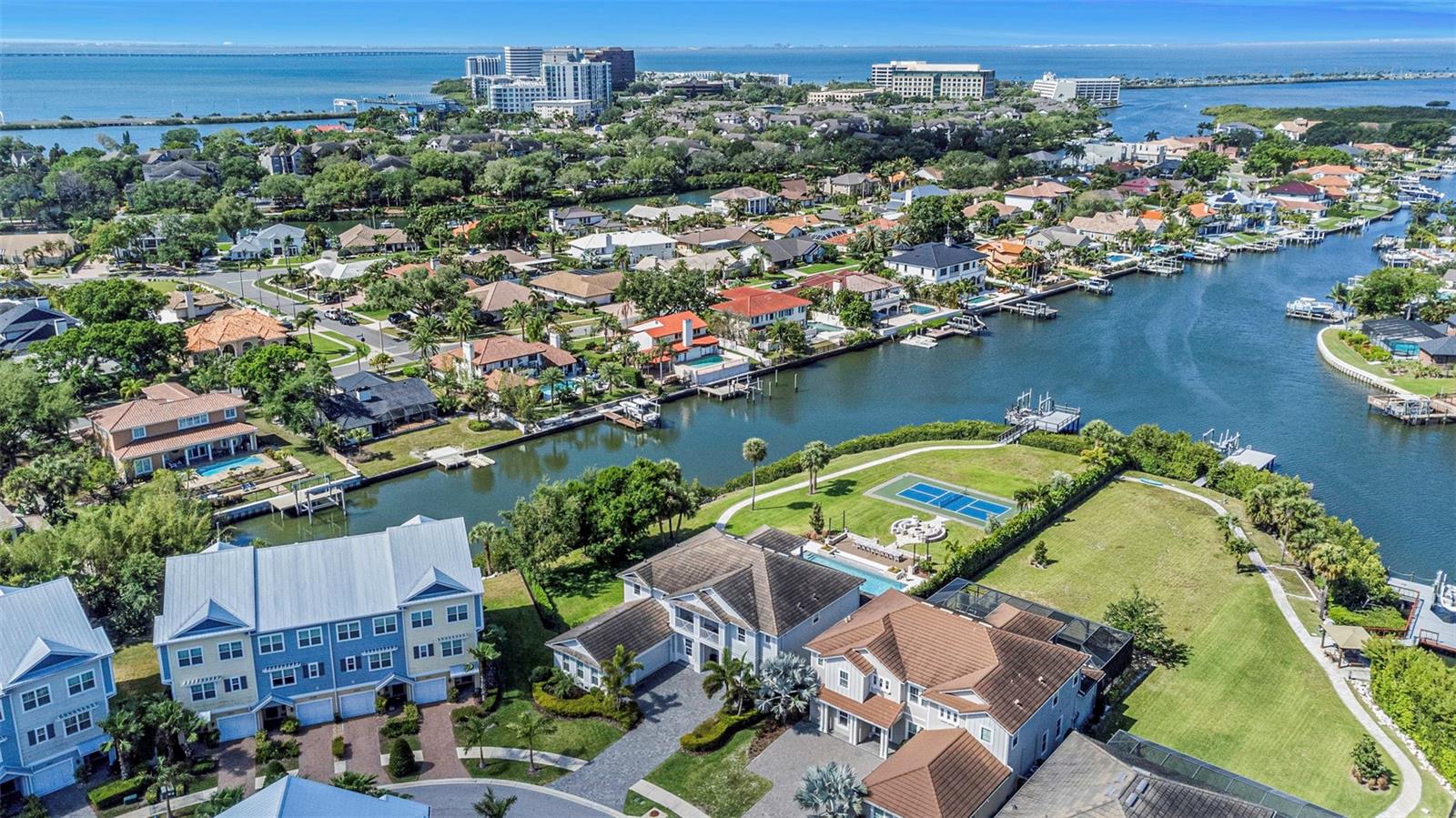 Image 76 of 91 For 4028 Rocky Shores Drive