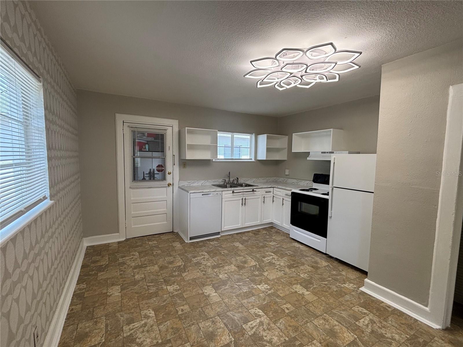 Image 9 of 14 For 3211 North A Street